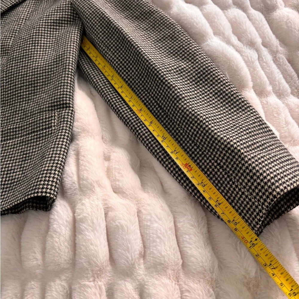 Vintage Women's Wool Houndstooth Blazer - Picture 11 of 13